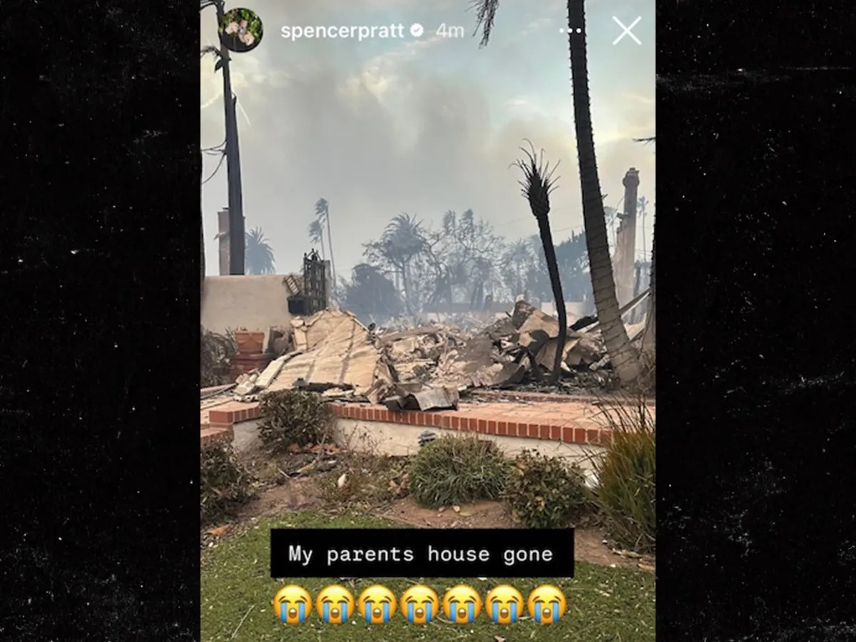 Imagem postada no Instagram pelo produtor e ator Spencer Pratt da casa de seus pais, em Los Angeles, Califórnia, destruída após incêndio — Foto: Instagram/@spencerpratt 