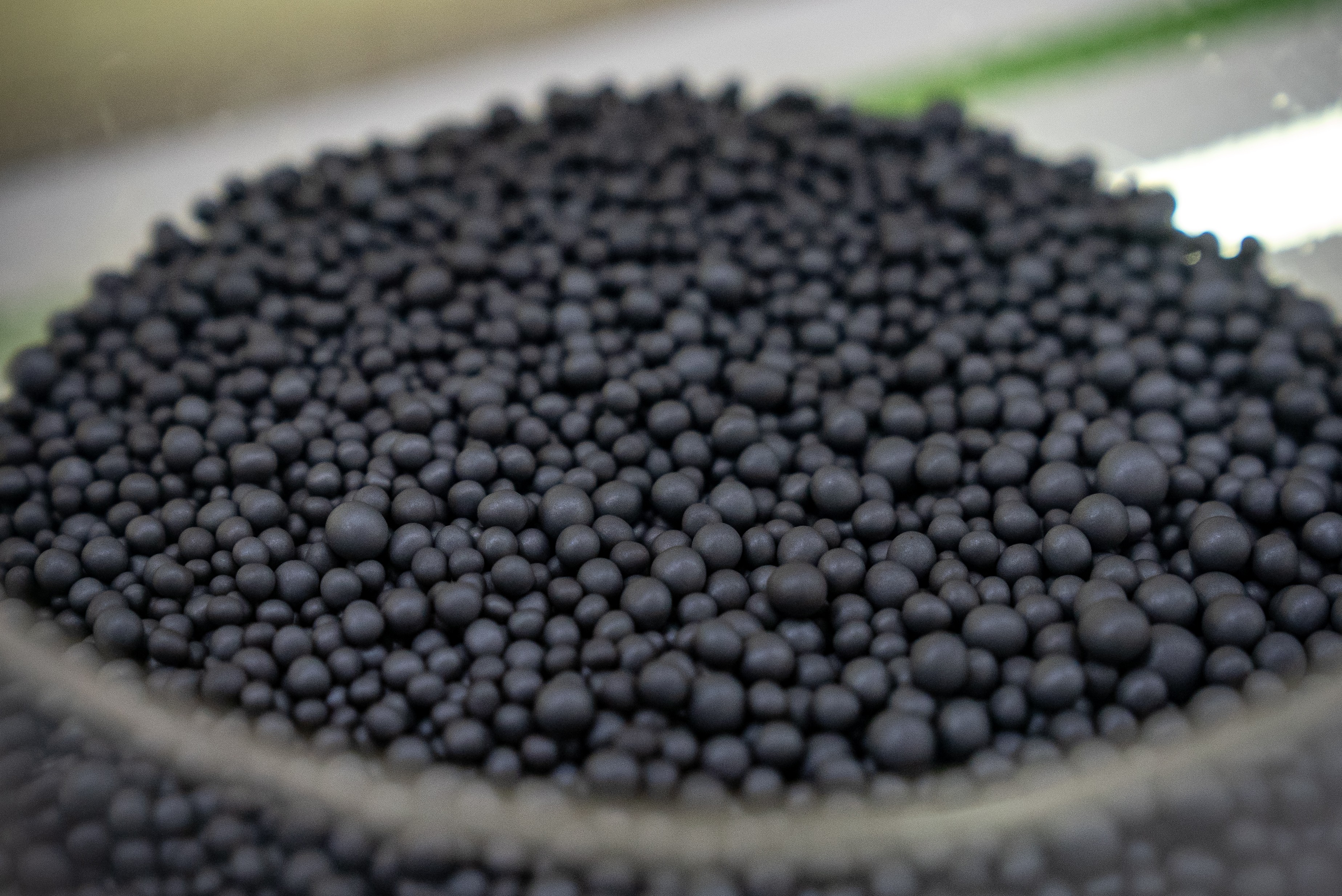 Joint venture chinesa para material de painéis solares segue inativa meses após criação
