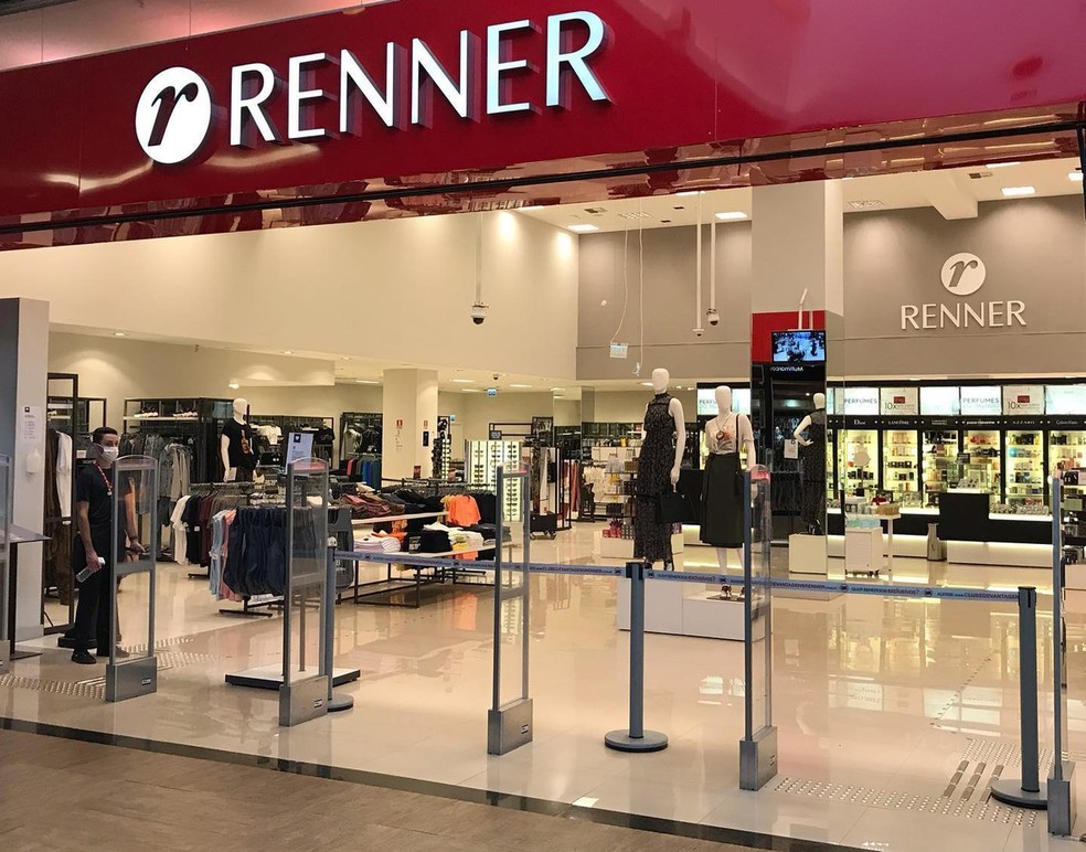 Renner (LREN3) Fecha 20 Lojas Após Queda no Lucro e Alta