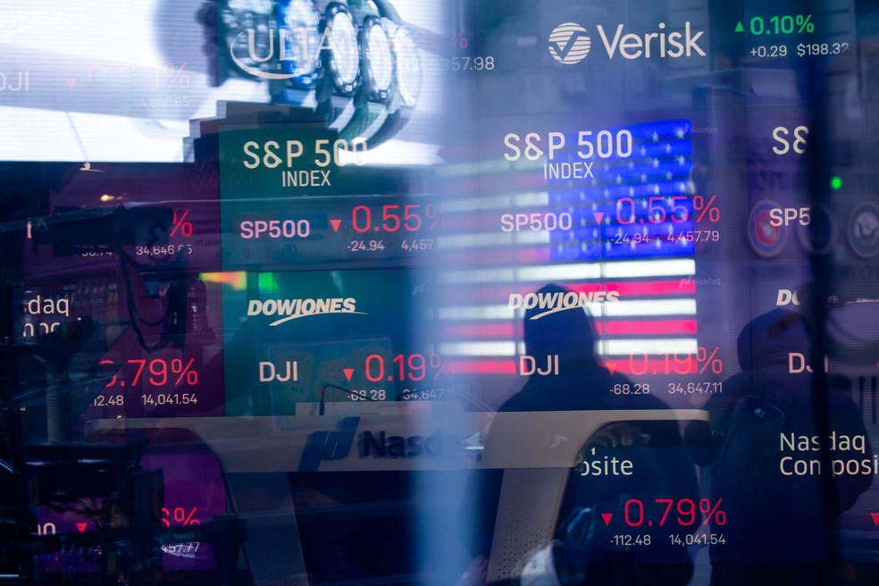 Em NY S P 500 e Nasdaq renovam recordes com apoio de big techs Dow Jones recua Financas Valor Economico