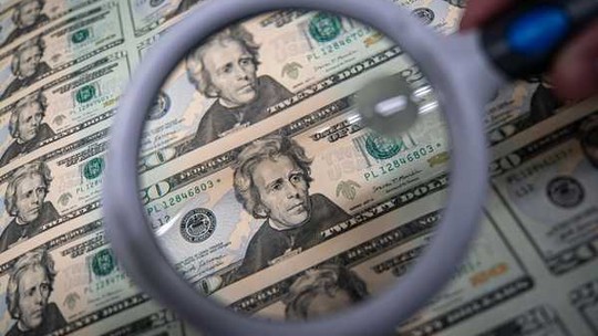 Juros futuros têm queda firme com correção e dólar ronda a estabilidade em meio a preocupações com a China