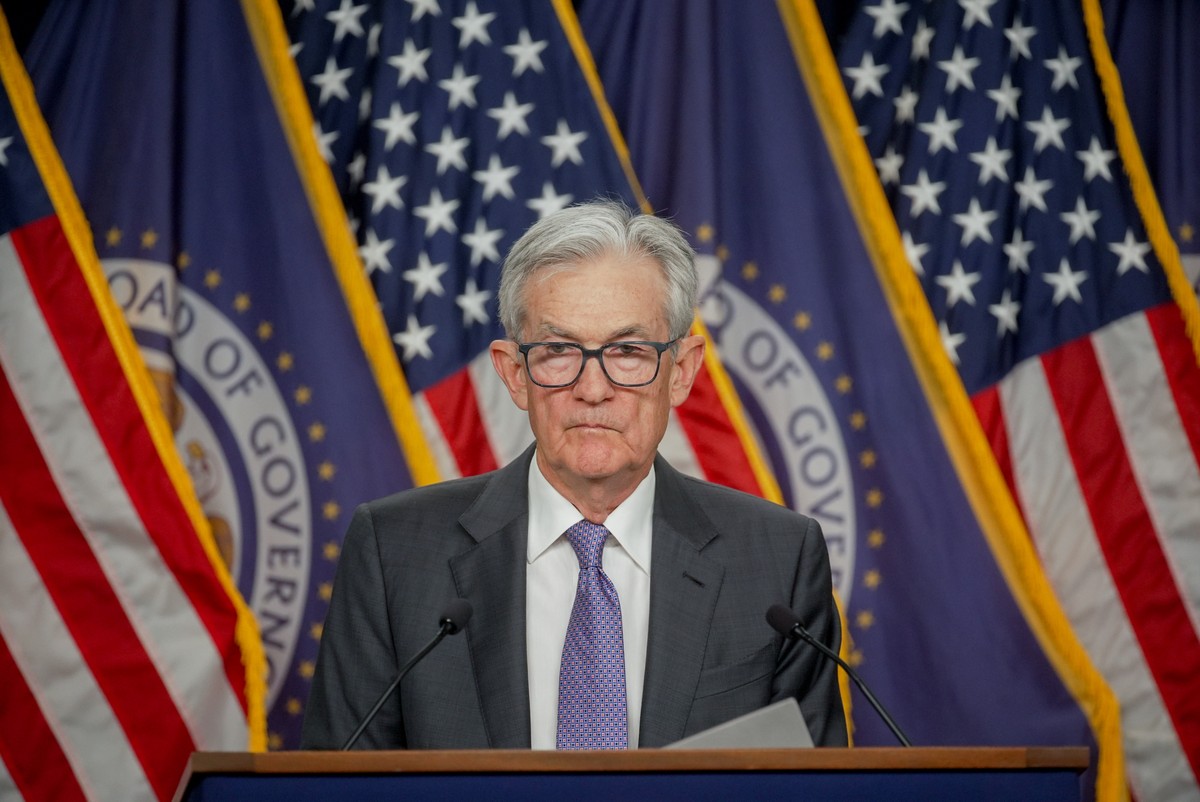 Sob tensão, Fed deve manter juros inalterados e liderar pares globais | Finanças