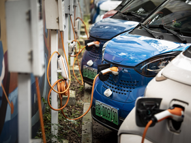 Governos taxam veículos elétricos para cobrir perda de receita com impostos sobre combustíveis