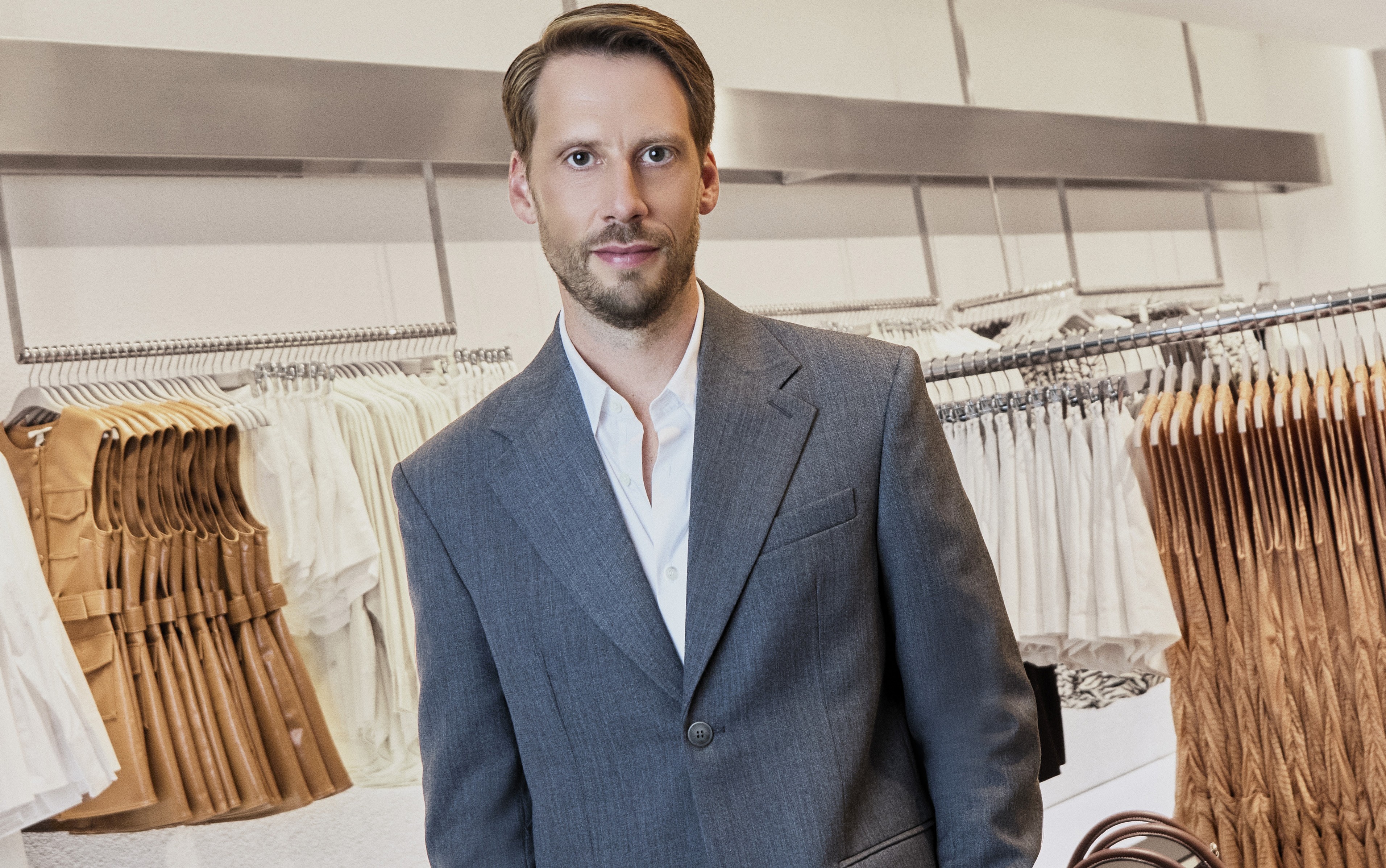 H&M revê modelo e Brasil entra no radar