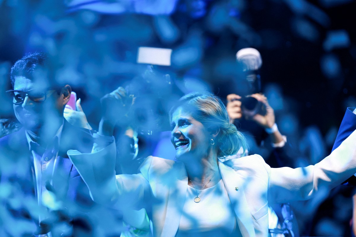 Laura Fernández, a próxima presidente da Costa Rica, pretende manter a trajetória populista