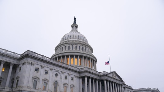 Os EUA estão na direção de um 'shutdown'. O que isso significa e o que o governo pode fazer? 