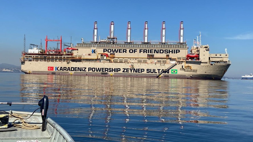 Usinas termelétricas flutuantes (UTEs) da empresa turca Karpowership