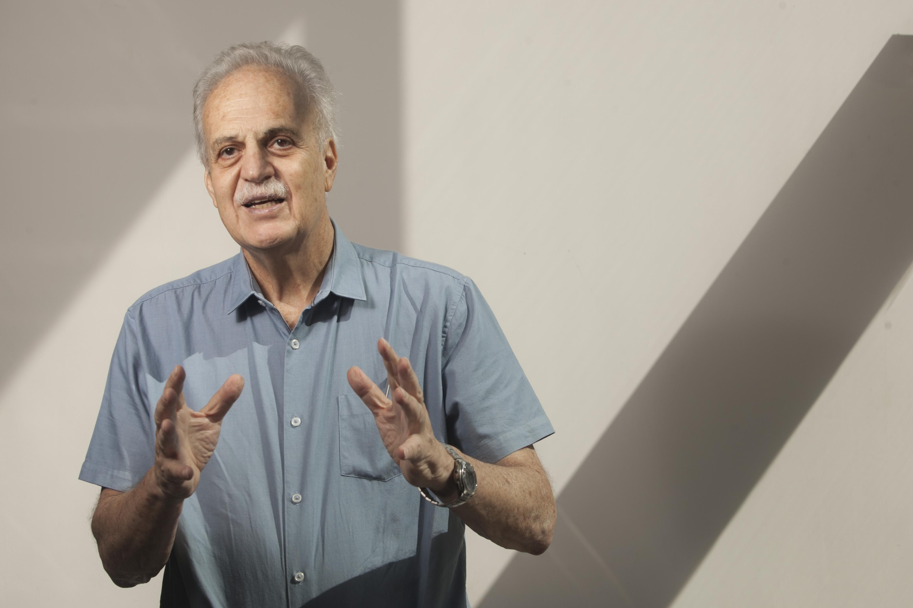 Papa Leão 14 nomeia cientista Carlos Nobre como conselheiro