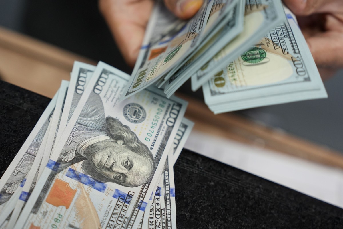 Dólar fecha perto de R$ 6 com escalada da guerra comercial