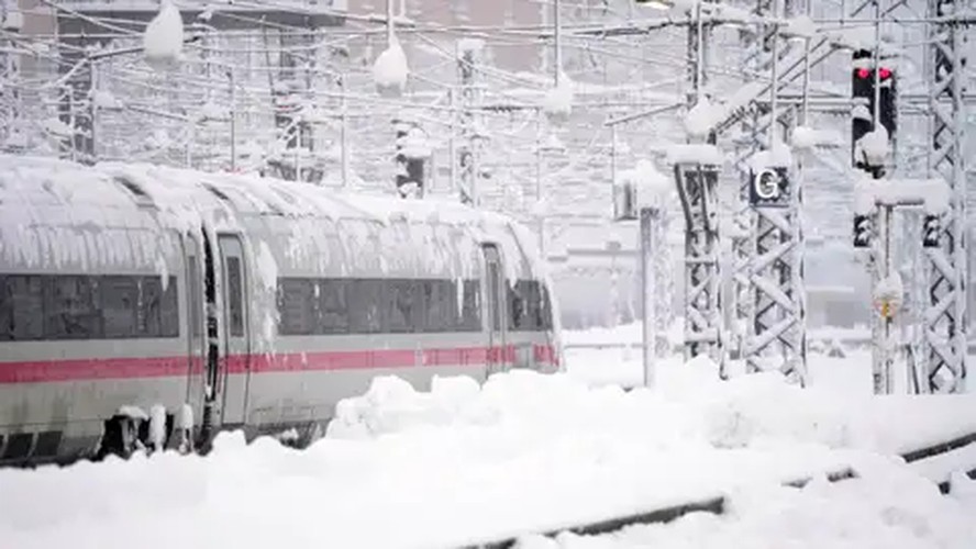 Neve leva caos para sul da Alemanha: voos e trens são cancelados na ...
