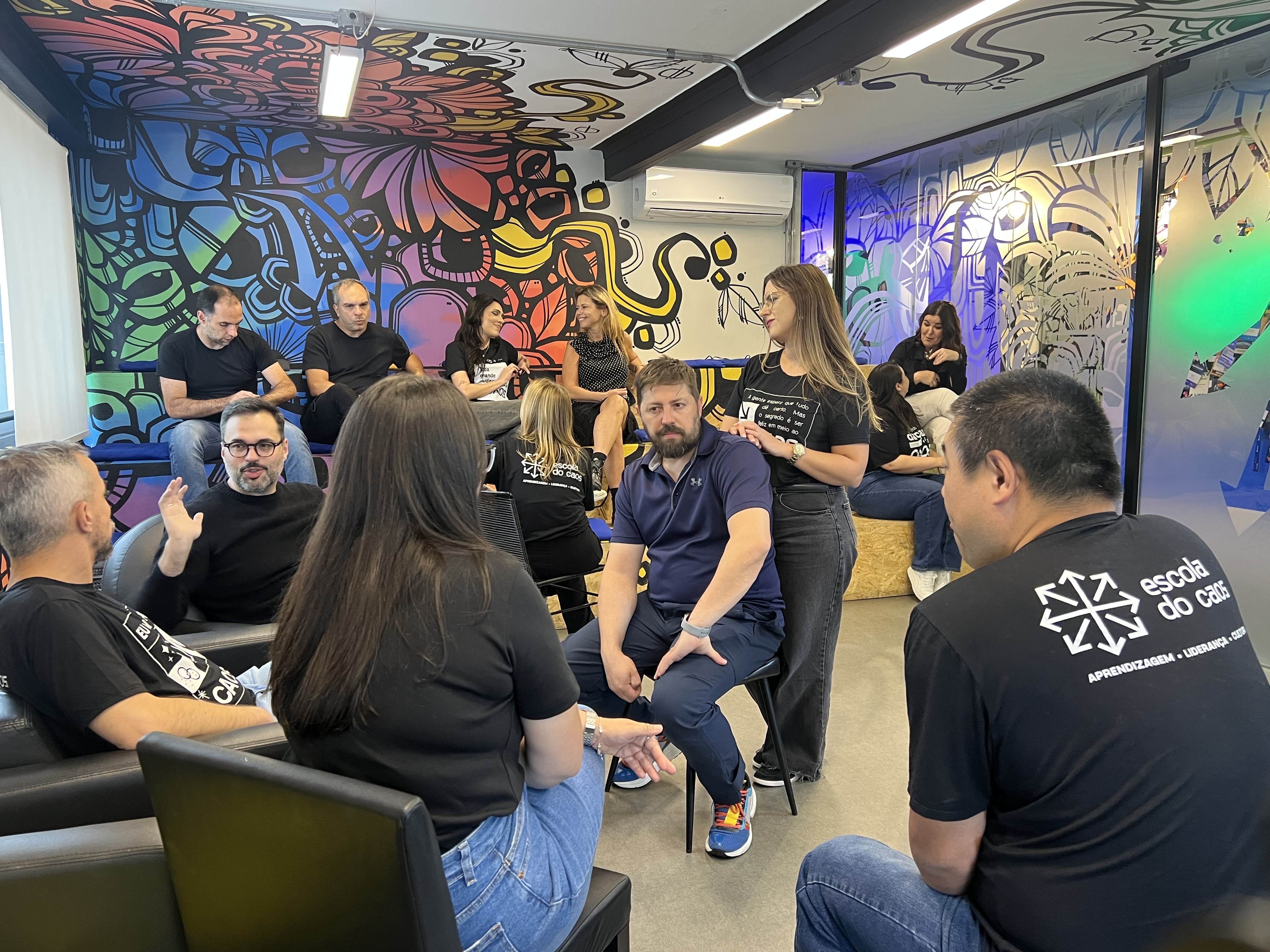 Escola do Caos lança relatório sobre tendências de RH