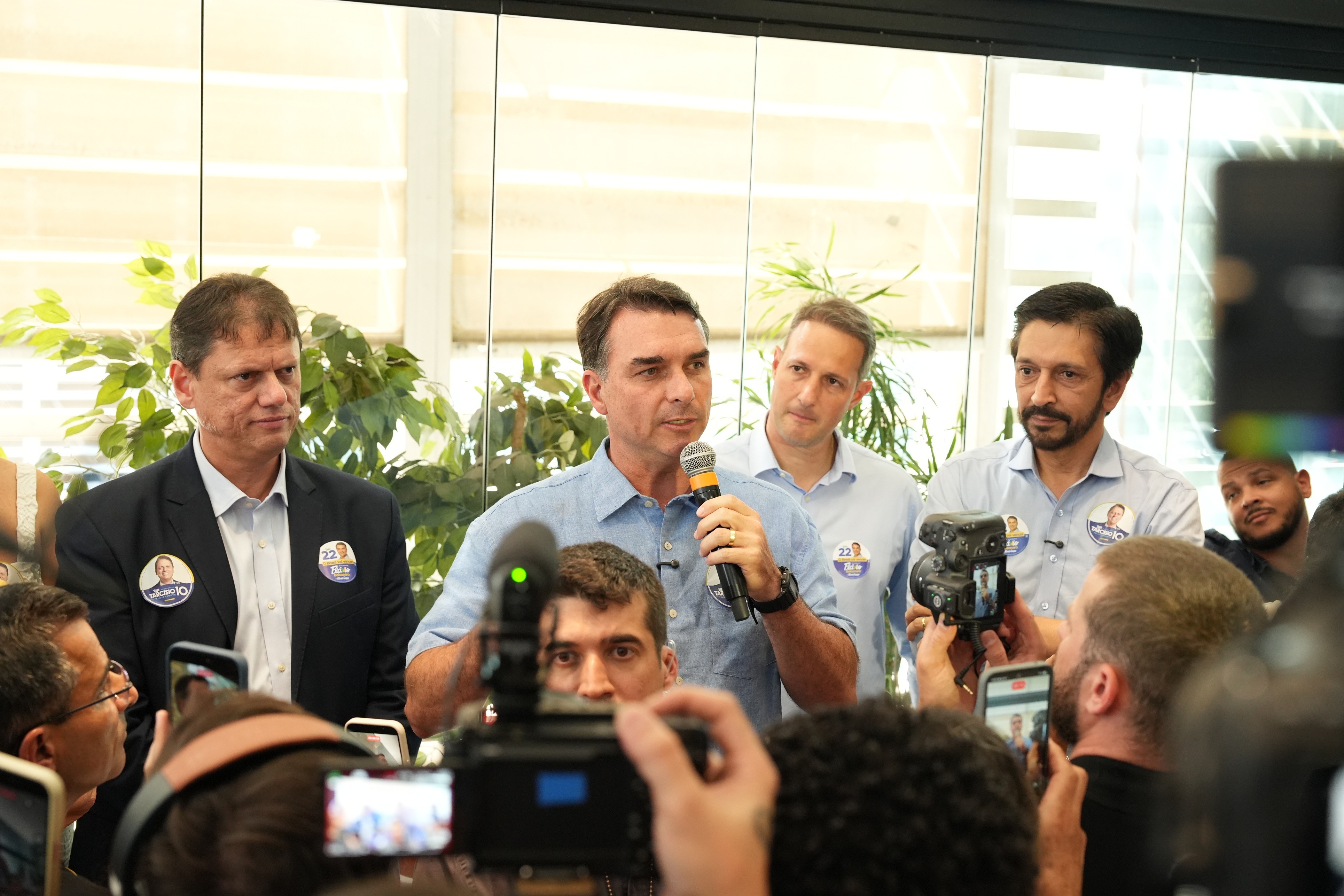 Flávio diz que pode ser um ‘presidente de transição’
