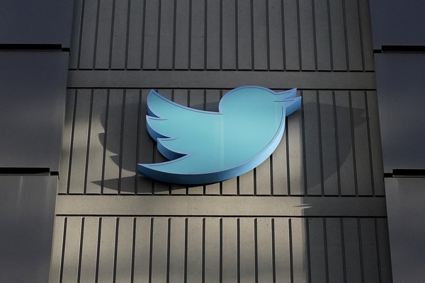 Twitter demite parte da equipe no Brasil | Empresas | Valor Econômico