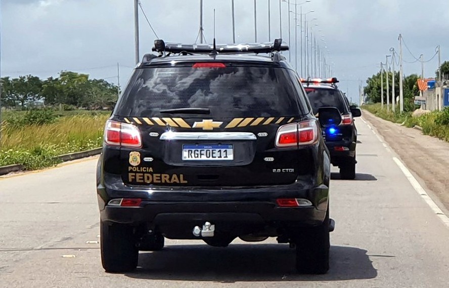 Carros da Polícia Federal