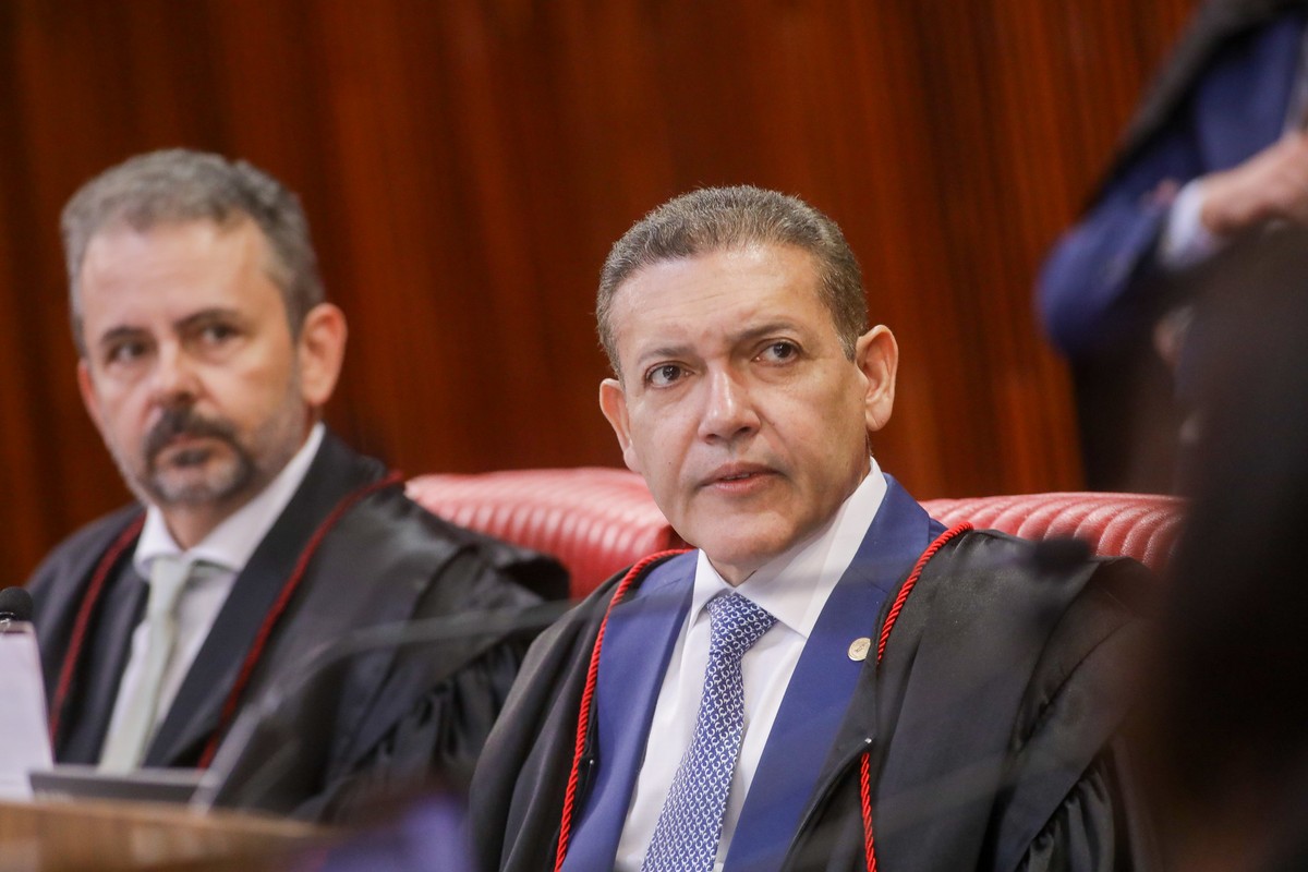 Ala no TSE critica decisão de Nunes Marques que suspendeu di