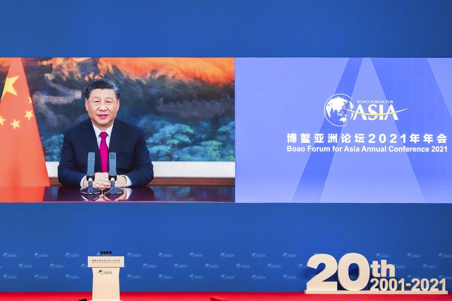 O presidente chinês, Xi Jinping, faz um discurso de abertura via vídeo para a cerimônia de abertura da Conferência Anual do Fórum Boao para a Ásia (BFA), realizada em Boao, na província de Hainan, sul da China