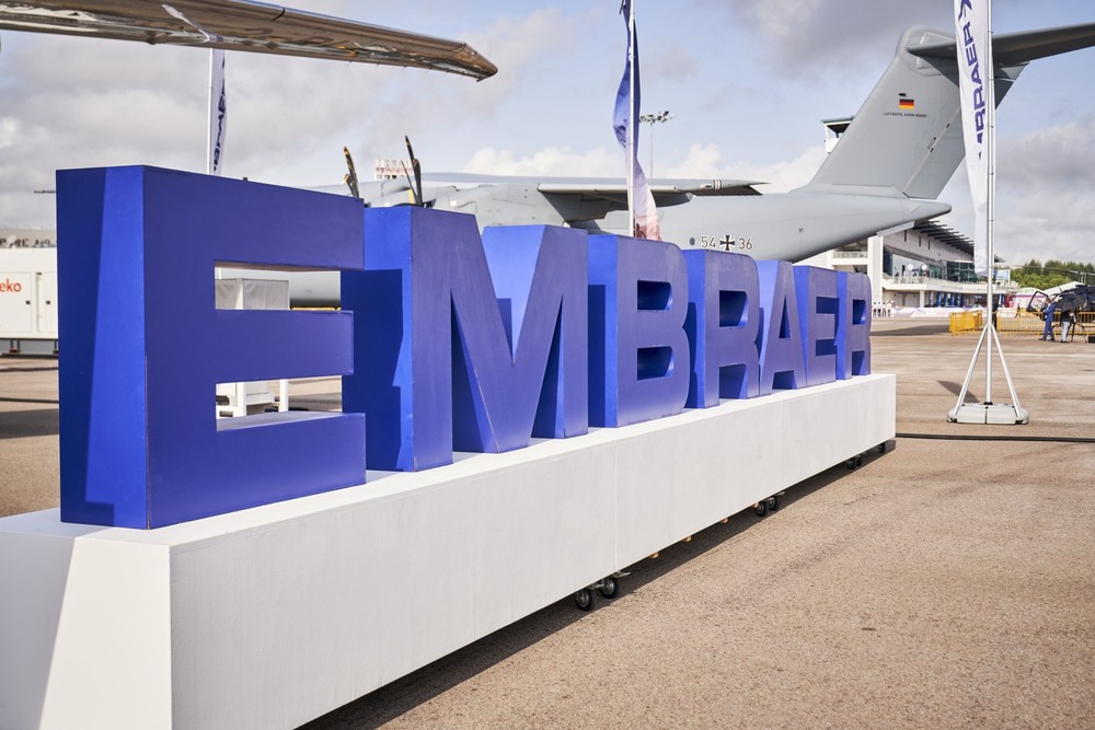 Embraer está tendo uma de suas melhores participações na Paris Air Show ...