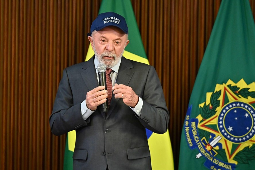 Análise: Embalado pela soberania, Lula queixa-se de sanção inexistente ...