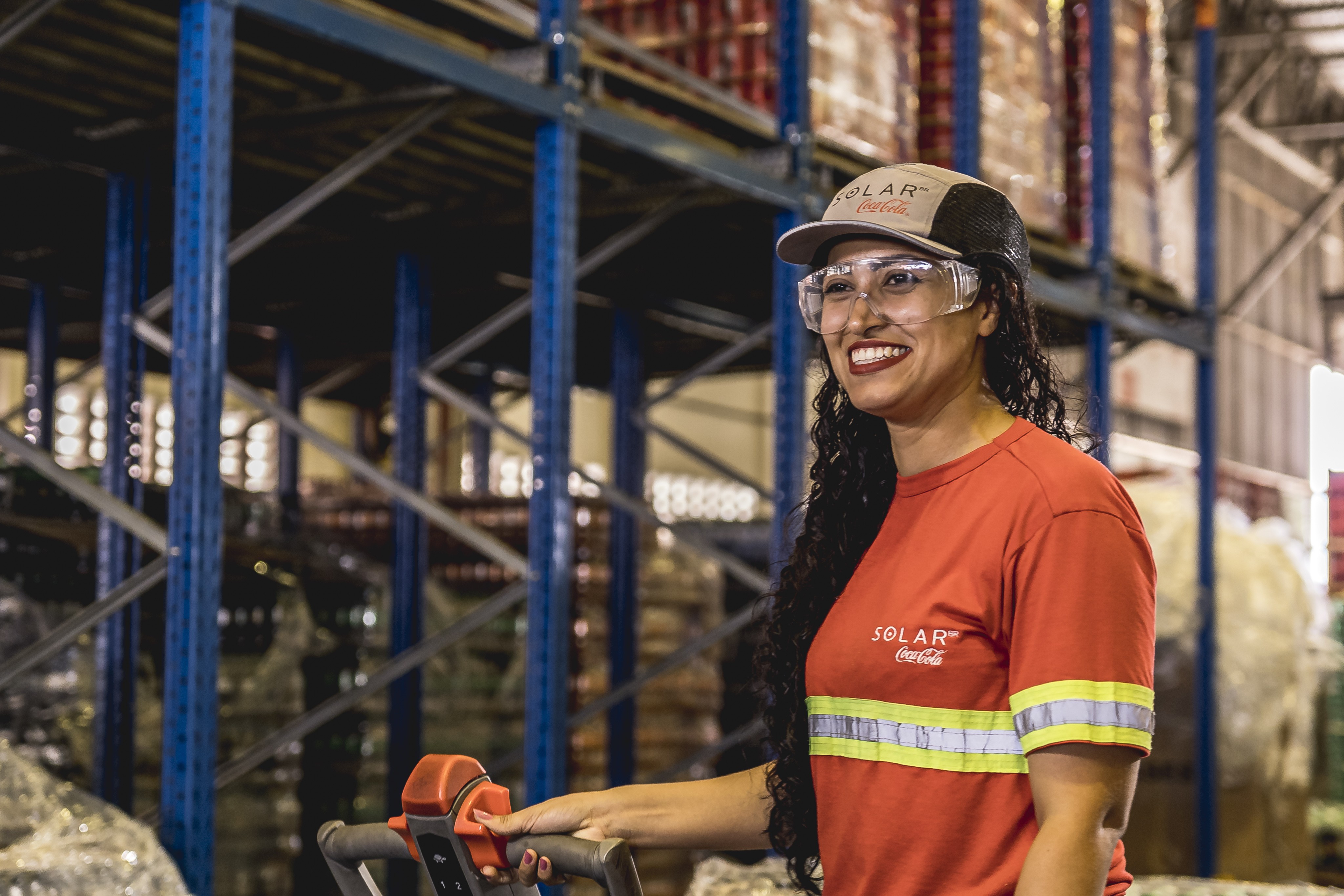 Solar Coca-Cola abre vagas de emprego em três regiões do Brasil