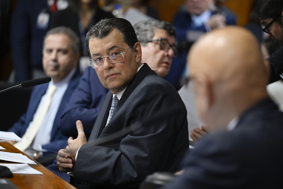 Panorama: Braga apresentará PEC para ajustar fim da escala 6x1 a categorias com jornadas
