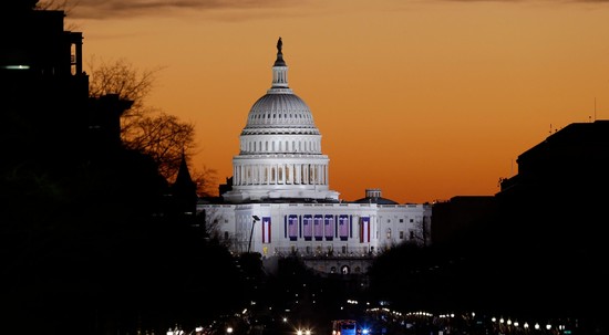 Congresso aprova medida emergencial para evitar 'apagão' orçamentário