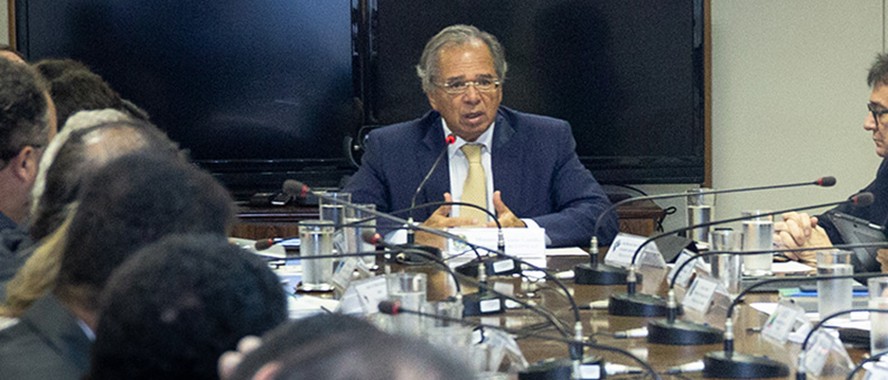 Proposta de reforma com IVA Dual sai neste mês, afirma Guedes