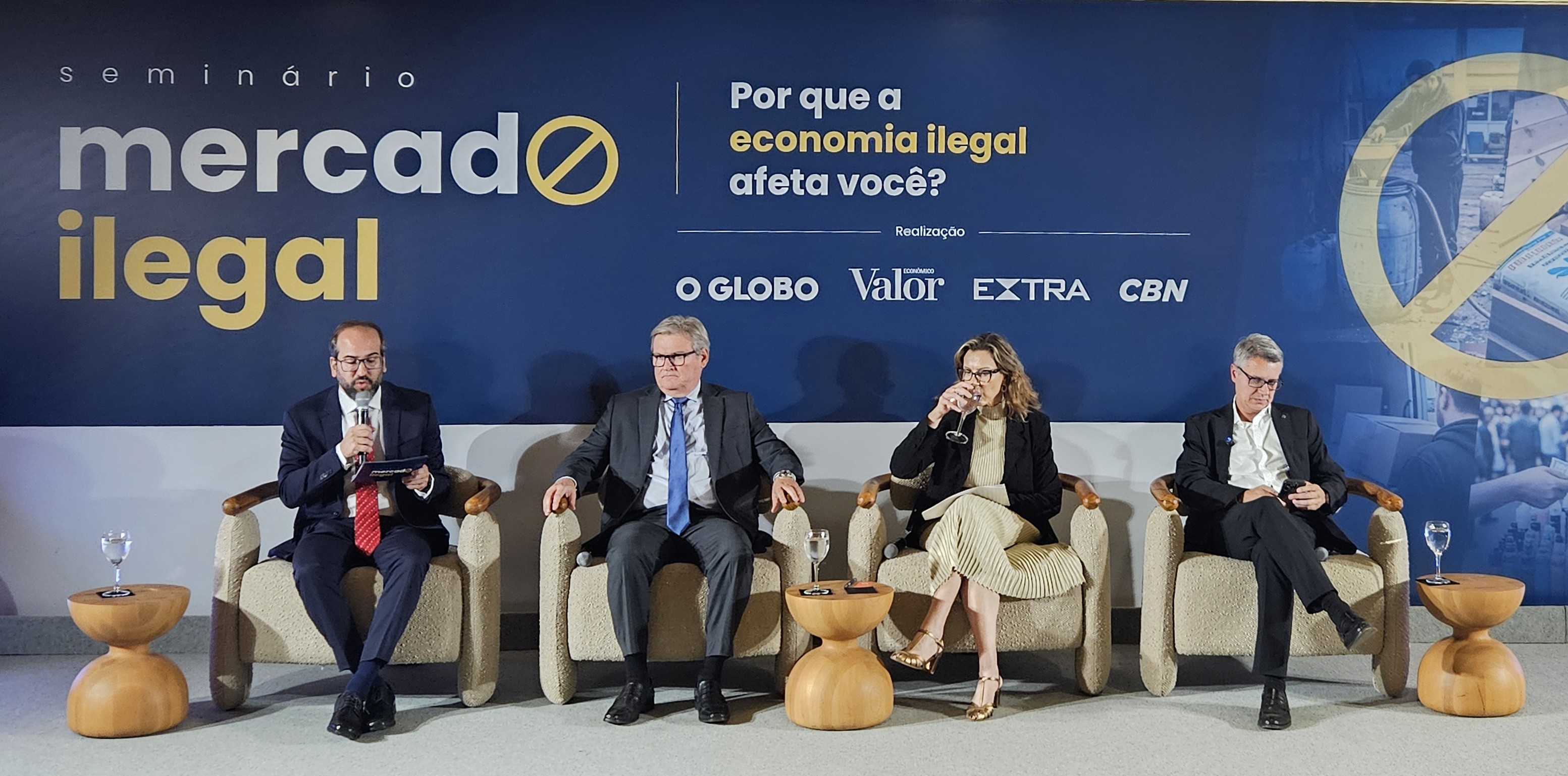 Não faltam leis, mas articulação global para combater crime organizado - QTU Questões do Universo
