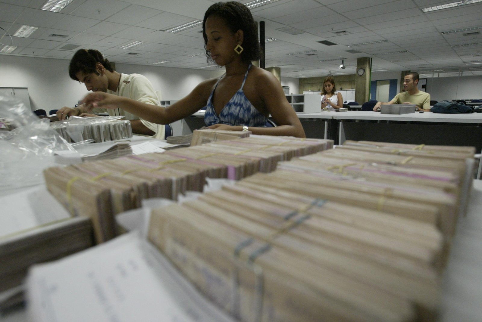 Conheça a história de criação do cheque e veja imagens de cheques ...