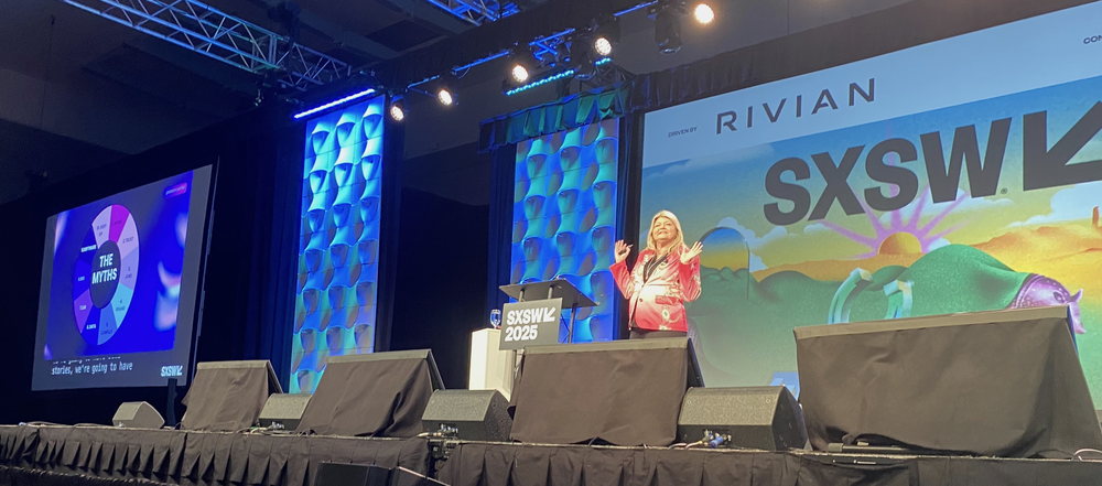 Sandy Carter, fundadora e diretora de operações da startup Unstopabble Domains, derruba mitos da IA no evento SXSW 2025 — Foto: Daniela Braun