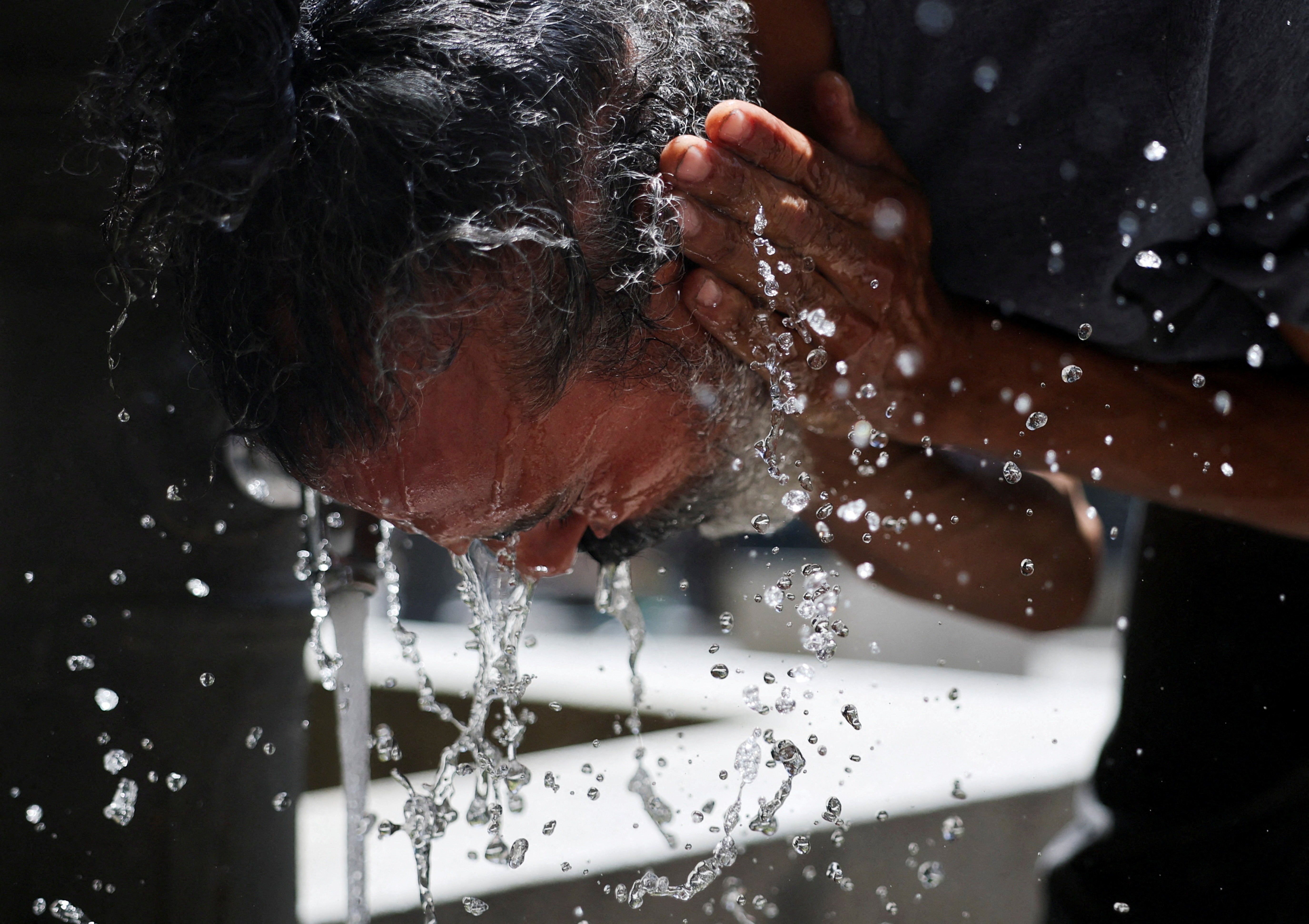 Europa espera novos recordes de temperatura em meio a avanço de onda de calor