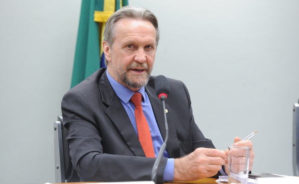 Deputado do PT protocola projeto de lei para proibir bets no país ...