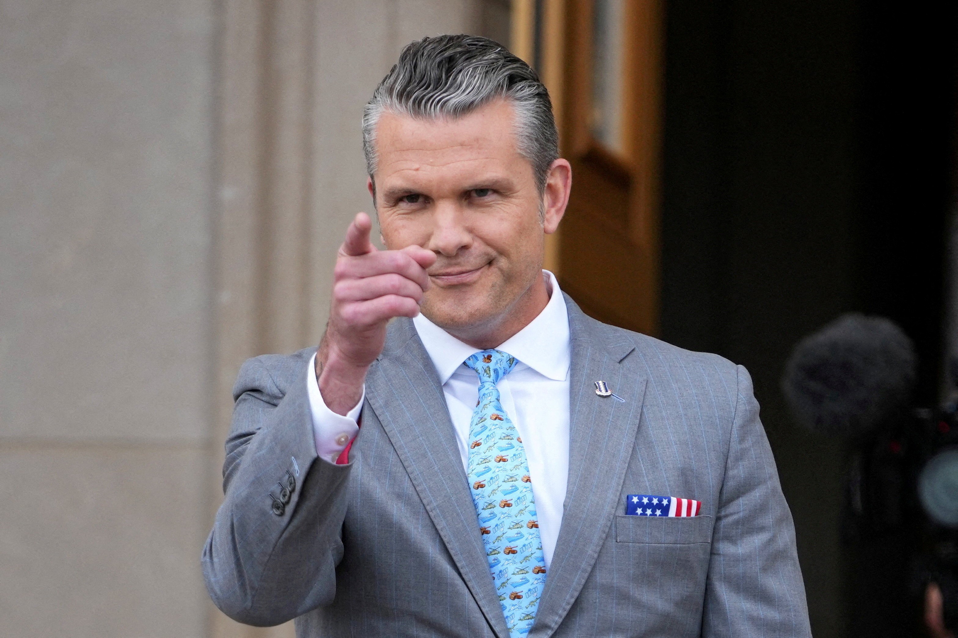 Hegseth discute Irã com Netanyahu durante visita não anunciada a Israel