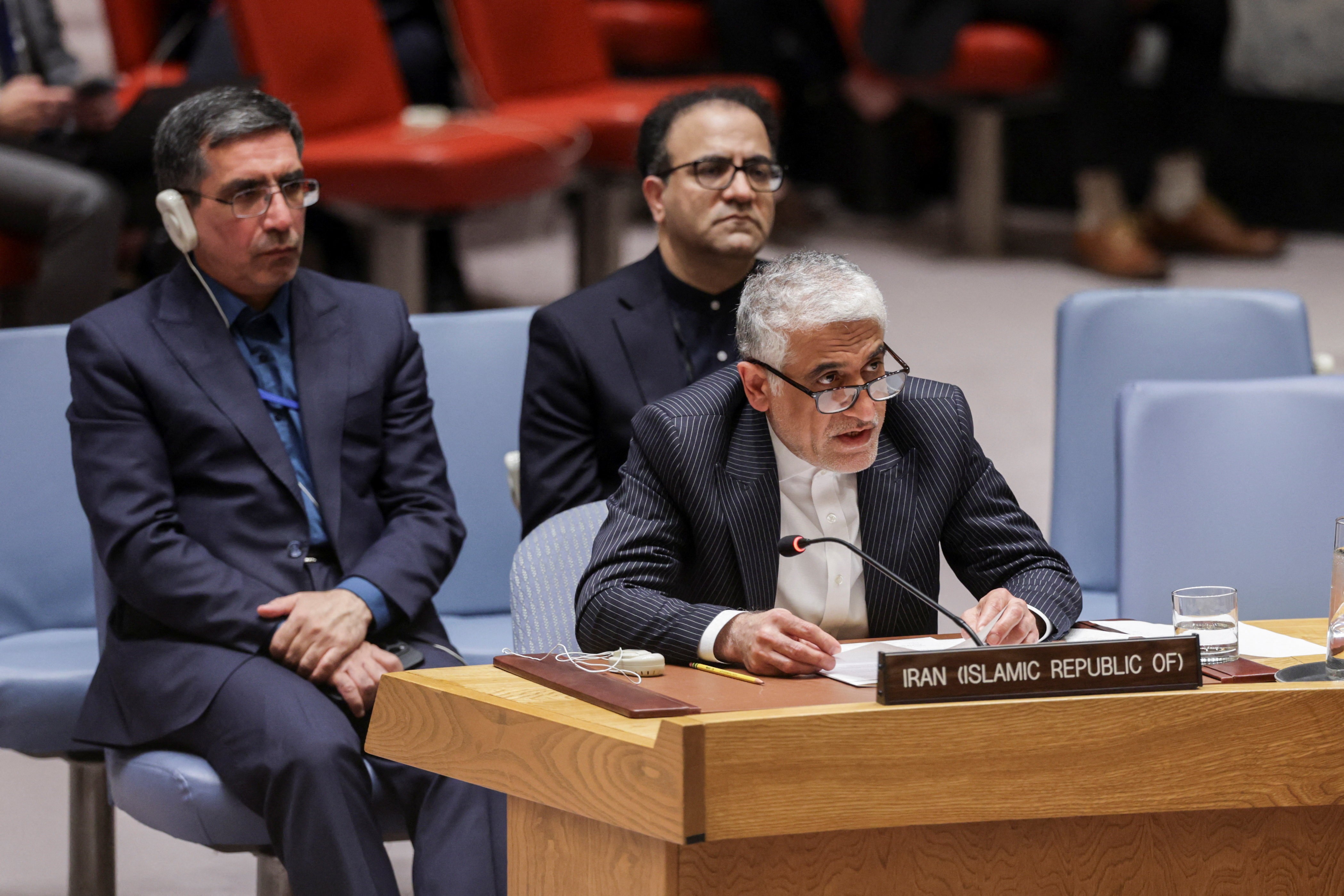 Irã diz que Trump incita crimes de guerra e promete resposta imediata