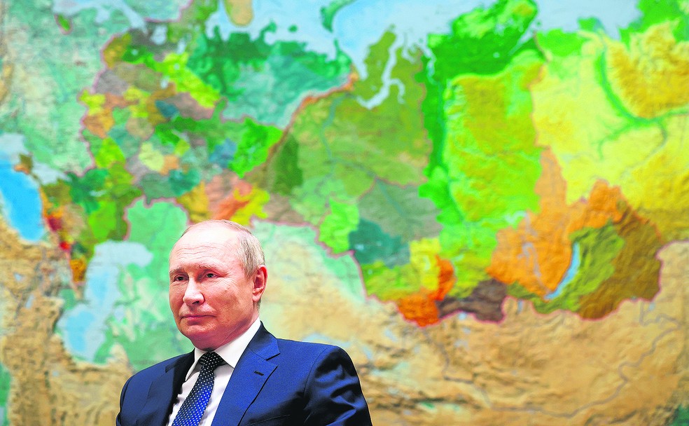 mapa altamente detalhado da federação russa com bandeira, capital