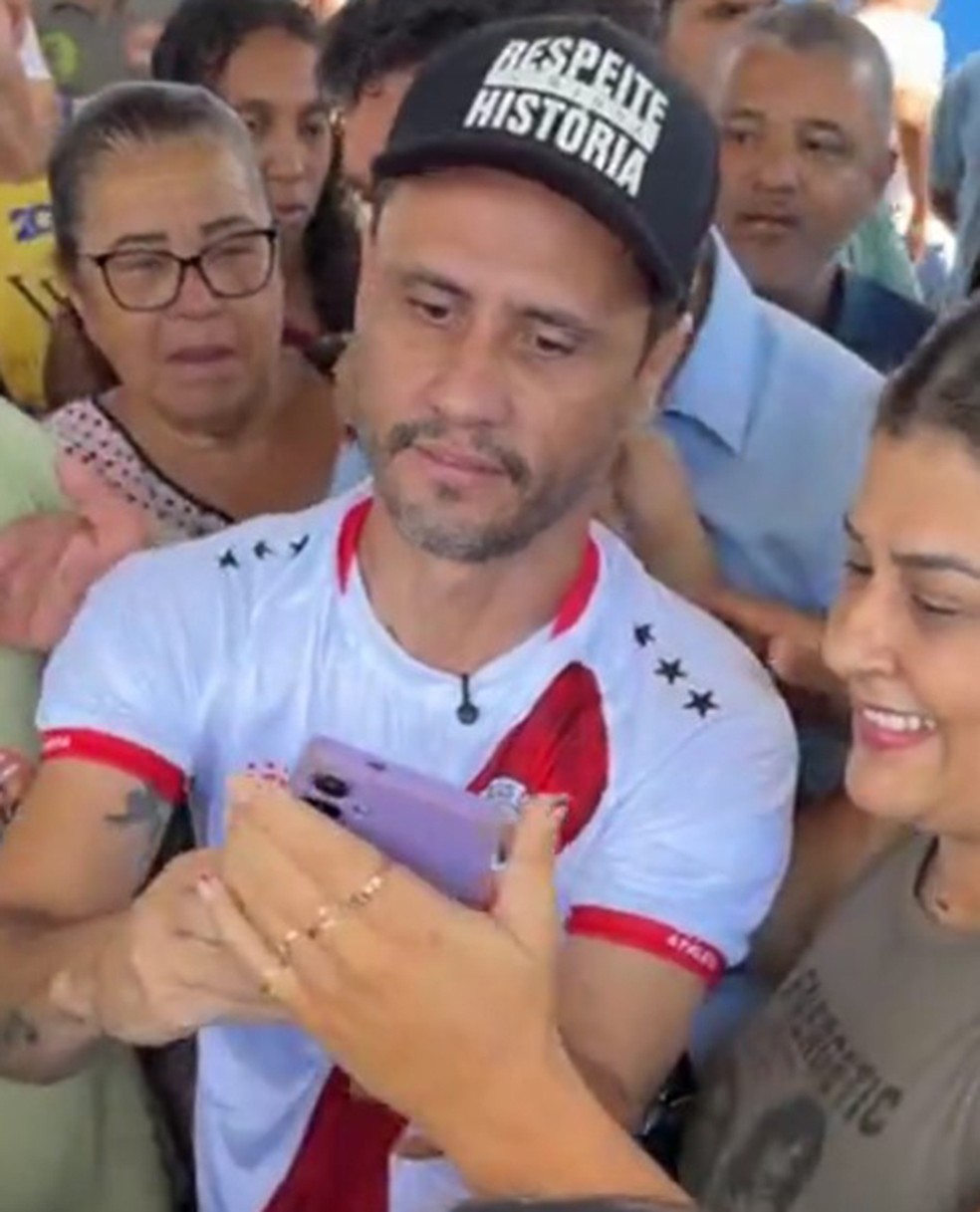 Cleitinho: idas e vindas até a oficialização da candidatura em agosto — Foto: Reprodução Instagram