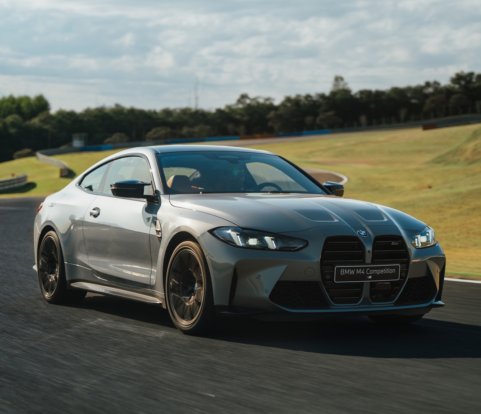 M4 Competition oferece 510 cv, elegância, e se recusa a virar carro elétrico - QTU Questões do Universo