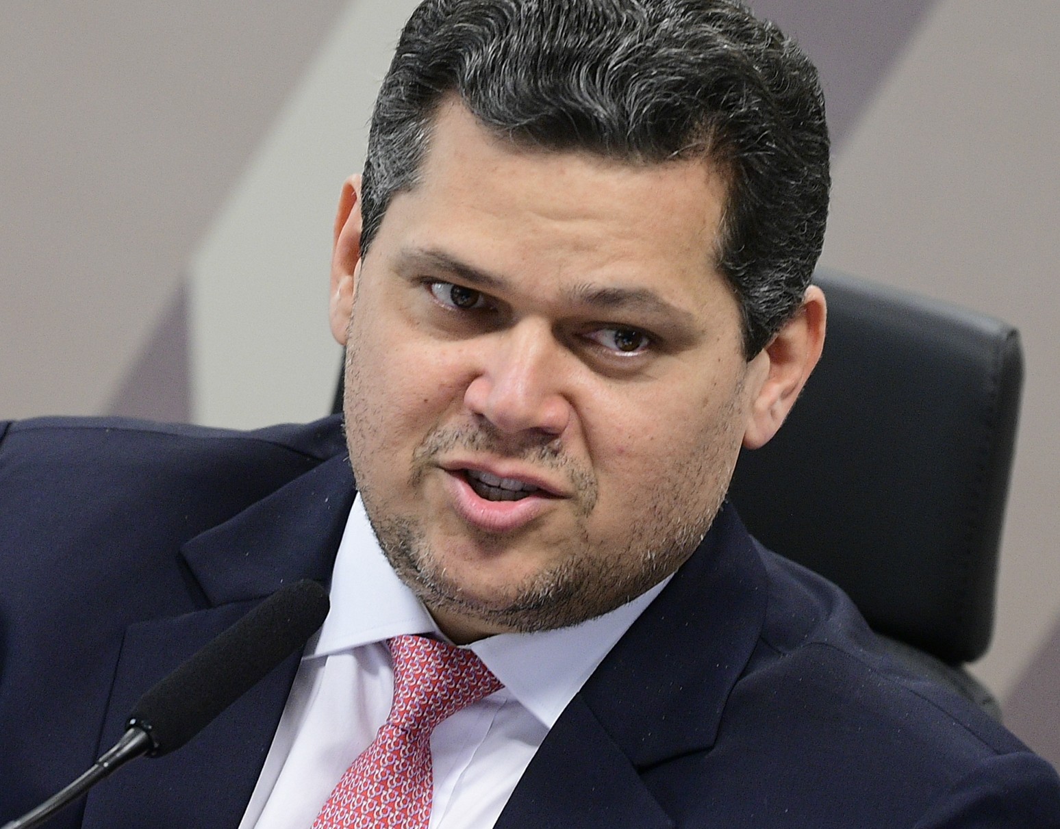 Na chegada, Alcolumbre diz que Congresso está pacificado e que ajudará ainda mais o país