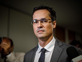 Deltan Dallagnol associa ministro do TSE a Moraes e diz que vai recorrer de suspensão da campanha