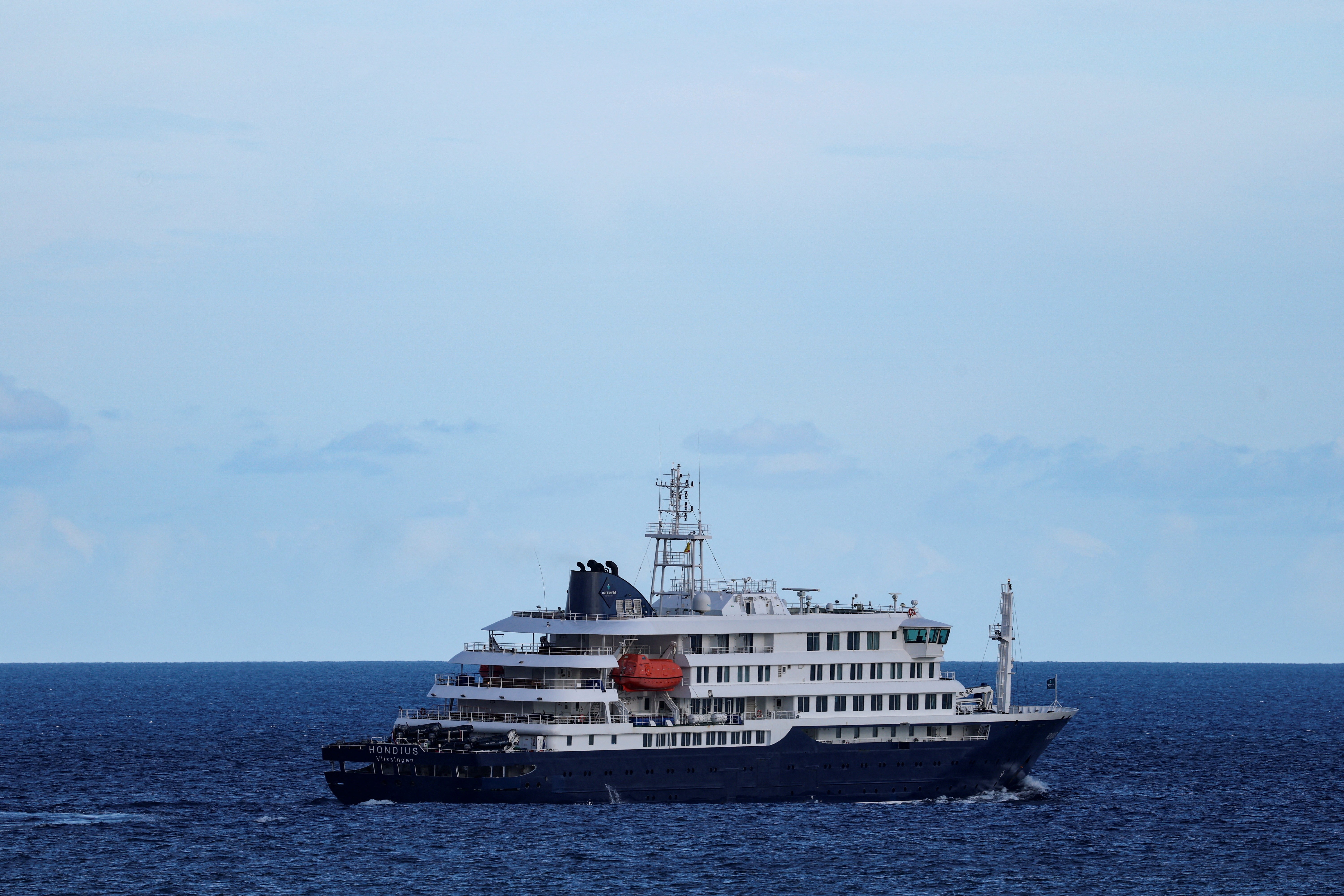 EUA repatriam 18 passageiros após surto de hantavírus em navio