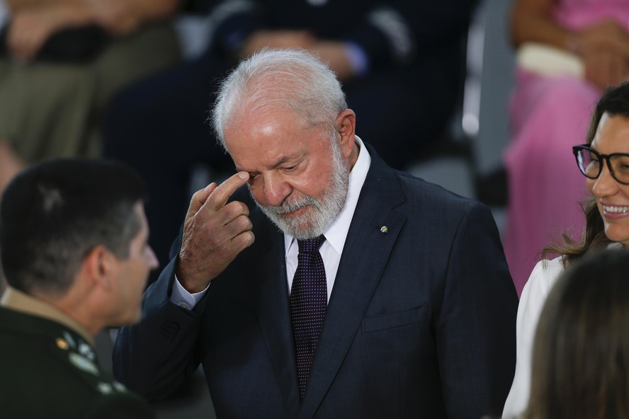 Pior momento de Lula foi na 12º semana de mandato, quando sugeriu teorias da conspiração por parte de Moro