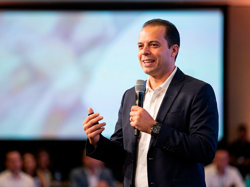 Oitavus cria sistema de vendas previsíveis para indústrias