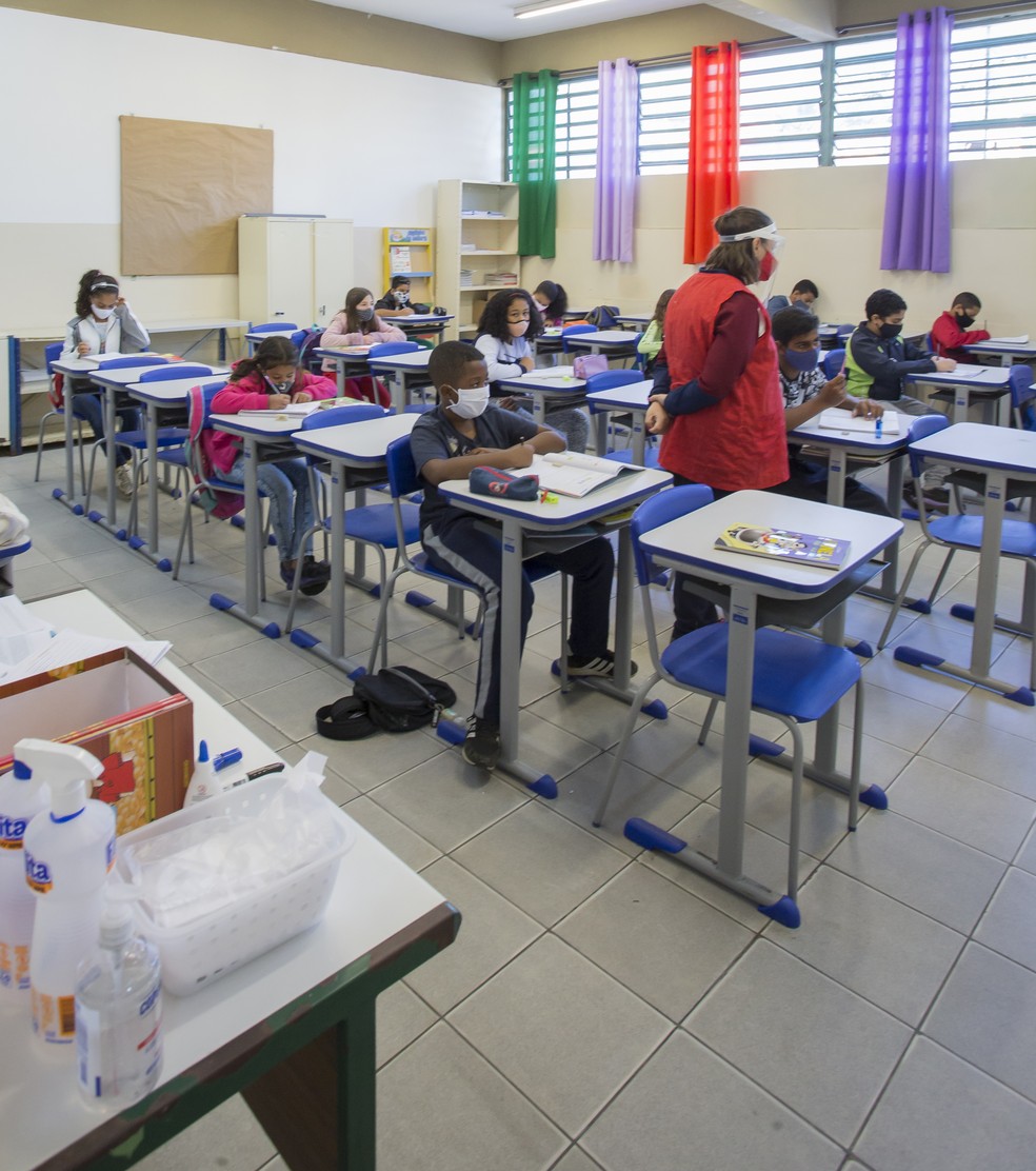 Bolsonaro concede aumento para professores: FNP afirma que o reajuste “está permeado de inseguranças jurídicas” — Foto: Edilson Dantas/O Globo