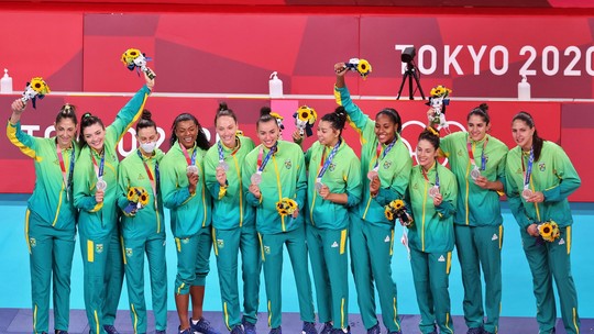 Olimpíada 2021: Brasil perde para EUA e ganha a prata no vôlei feminino