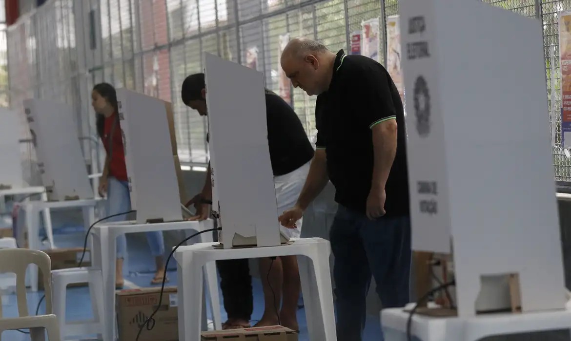 Eleitor não vê idade como tema eleitoral