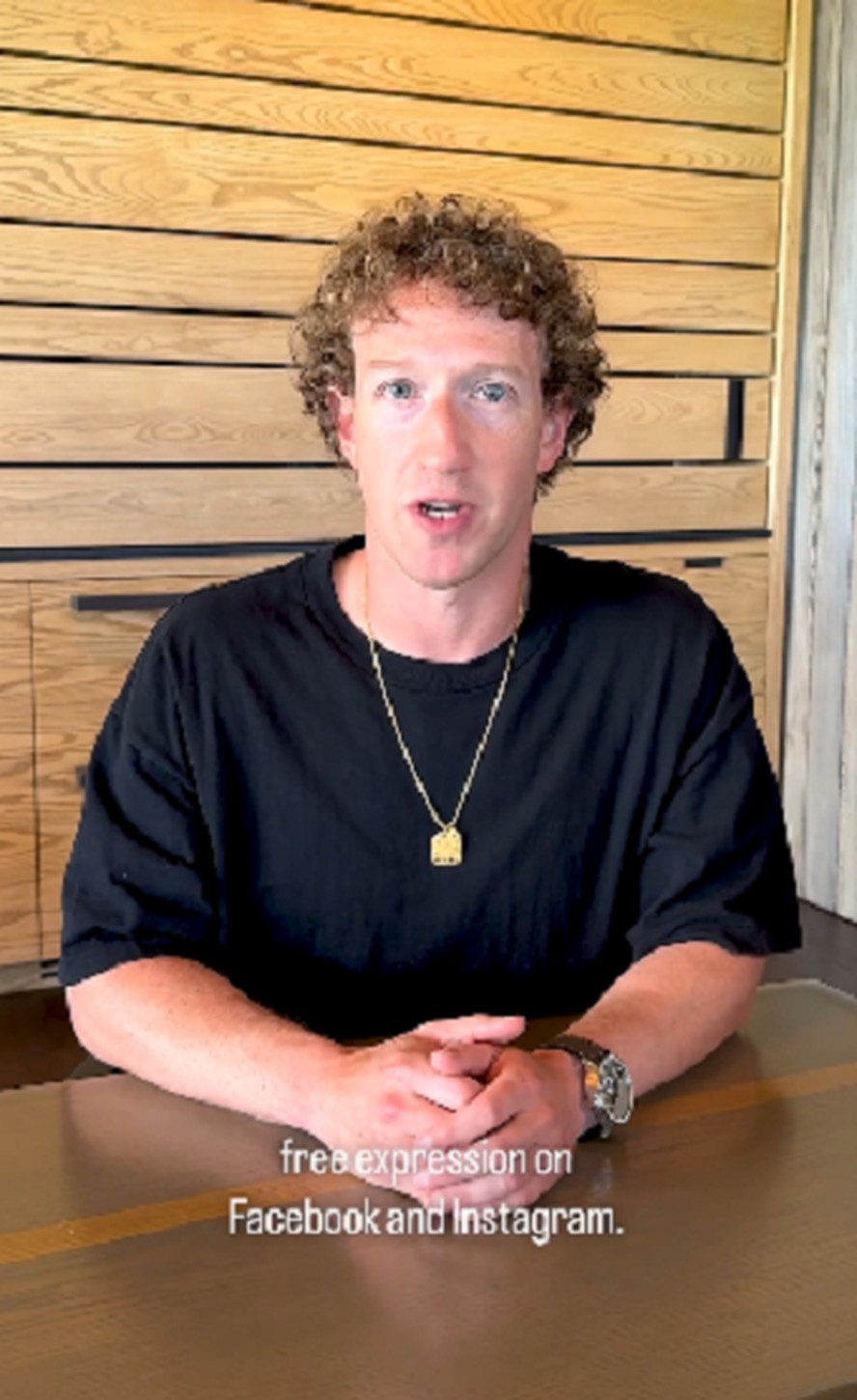 Mark Zuckerberg com seu relógio de US$ 900 mil no pulso e o sentimento de ser incompreendido pela mídia, governos e seus próprios funcionários