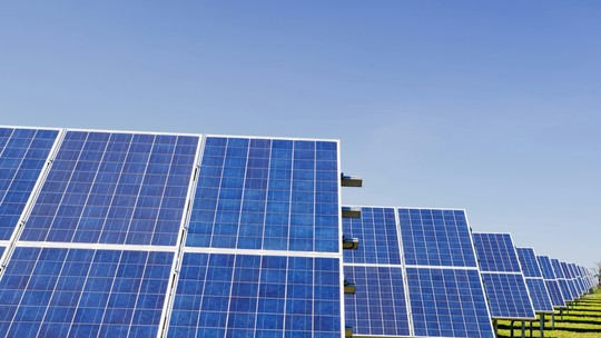 Excesso de painéis solares da China a preço baixo leva rivais europeus a fechar fábricas