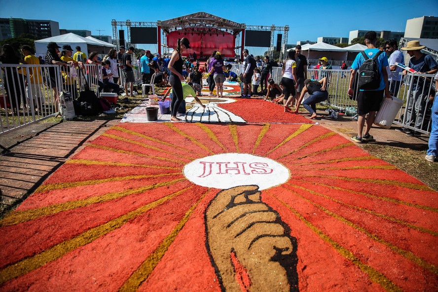 Saiba se você ganhará em dobro ao trabalhar no Corpus Christi ...