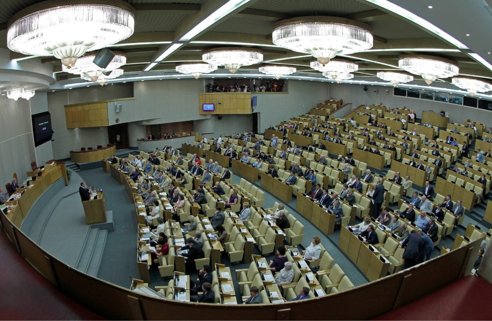 Sessão de membros da Duma, a Câmara baixa do Parlamento russo, em Moscou — Foto: Misha Japaridze/AP