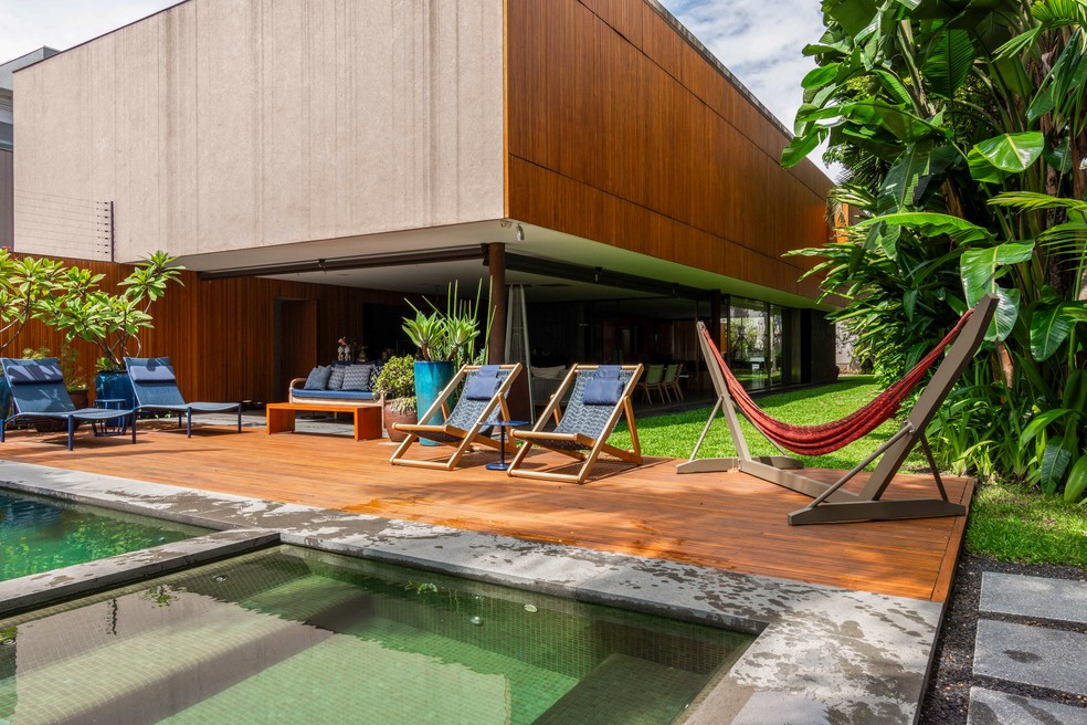 Casa no Jardim Paulista, com mil metros quadrados de área construída, projeto de Marcio Kogan e paisagismo de Rodrigo Oliveira — Foto: ESQUEMA IMÓVEIS/DIVULGAÇÃO