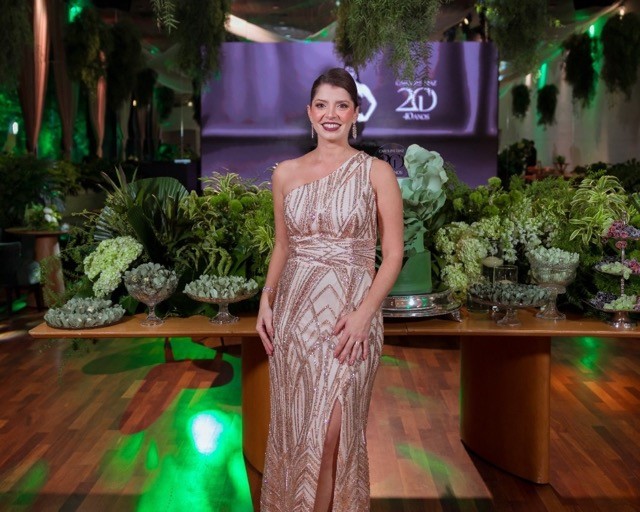 Caroline Diaz celebra 40 anos em festa exclusiva